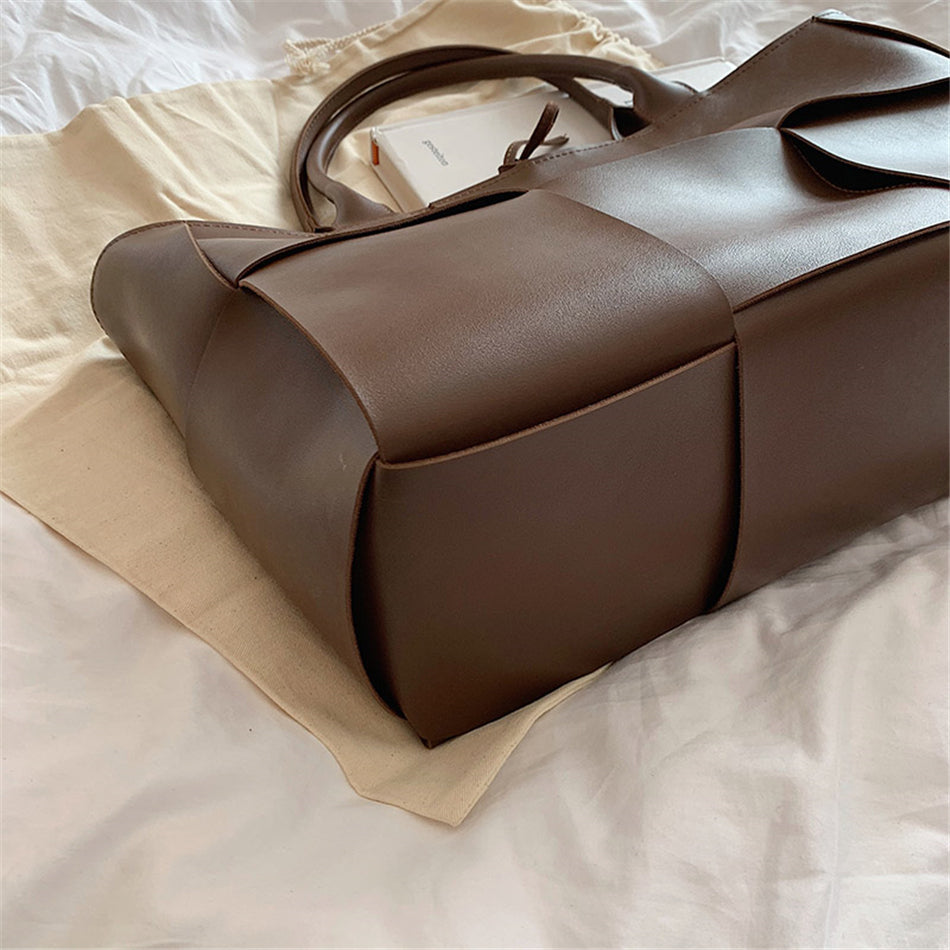 Mittelgroße Tasche mit Trageriemen Zaira