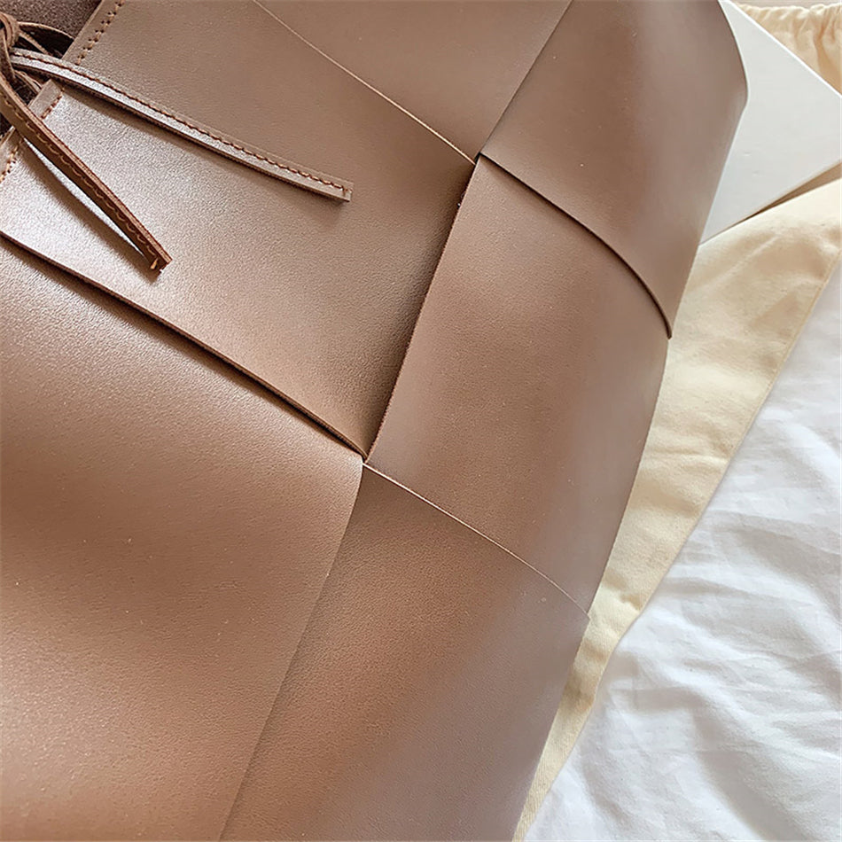 Mittelgroße Tasche mit Trageriemen Zaira