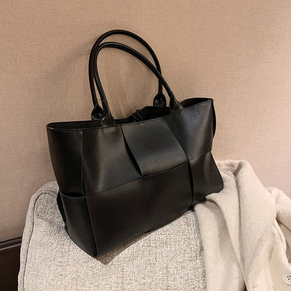 Mittelgroße Tasche mit Trageriemen Zaira